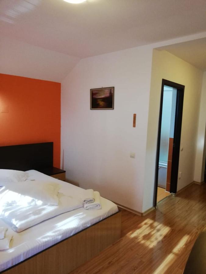 La Gabi Hotel Azuga Ngoại thất bức ảnh