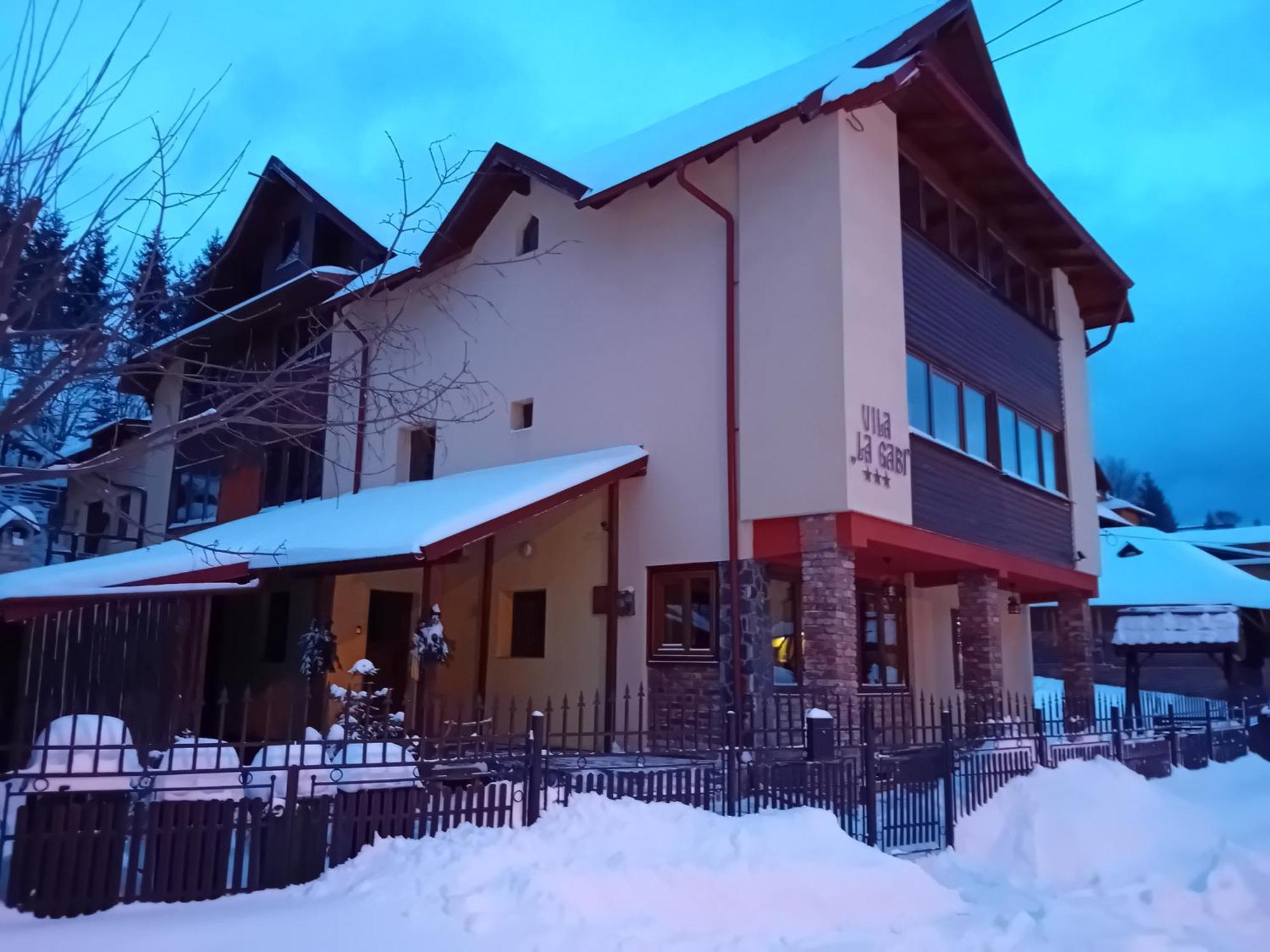 La Gabi Hotel Azuga Ngoại thất bức ảnh