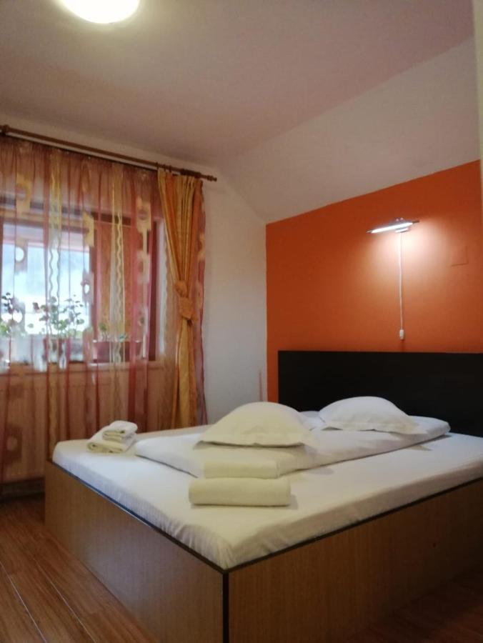 La Gabi Hotel Azuga Ngoại thất bức ảnh